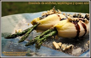 
ensalada De Endivias, Espárragos Y Queso Azul.
